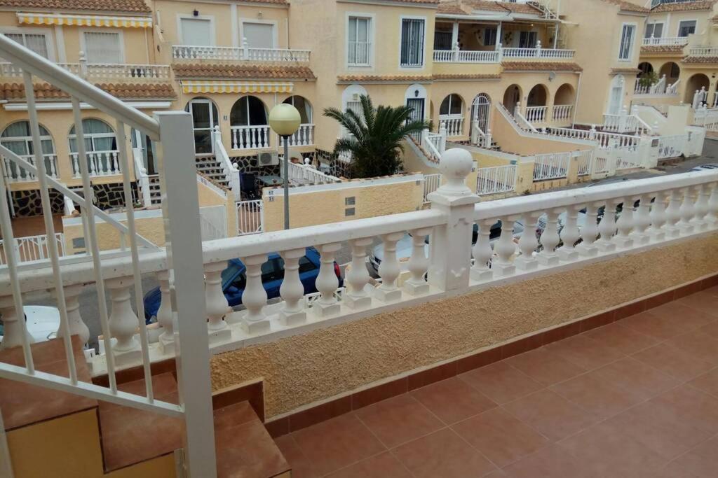 Bungalow moderno luminoso terraza solarium patio Puerto Marino Esterno foto
